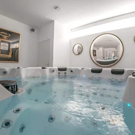Lejlighed Les Orchidees Portail Louis Avec Spa *